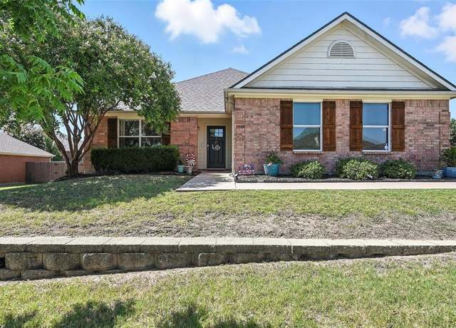 Property at 726 Quail Hollow Dr, Midlothian, TX 76065, 4 beds, 2 baths