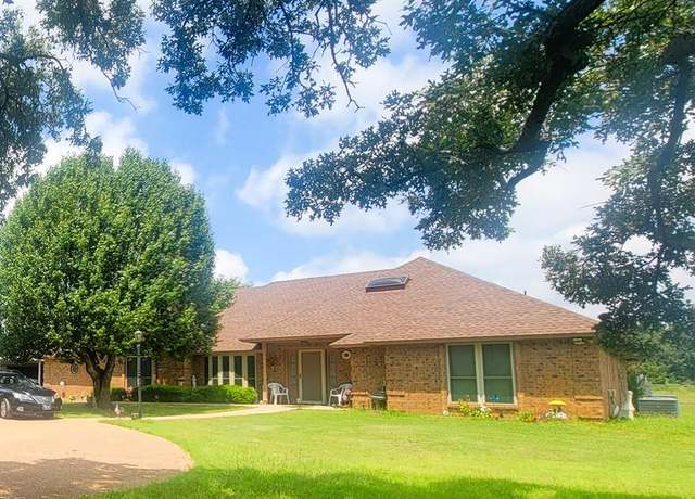 Property at 3113 County Road 530b, Burleson, TX 76028, 4 beds, 2.5 baths