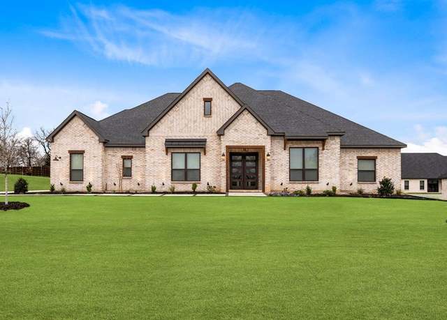 Property at 135 Willow Oak Dr, Krugerville, TX 76227, 4 beds, 3.5 baths