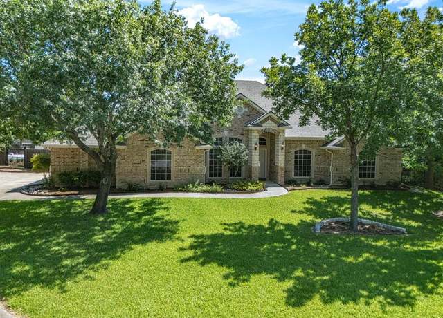 Property at 240 Lakeside Oaks Cir, Lakeside, TX 76135, 4 beds, 3 baths