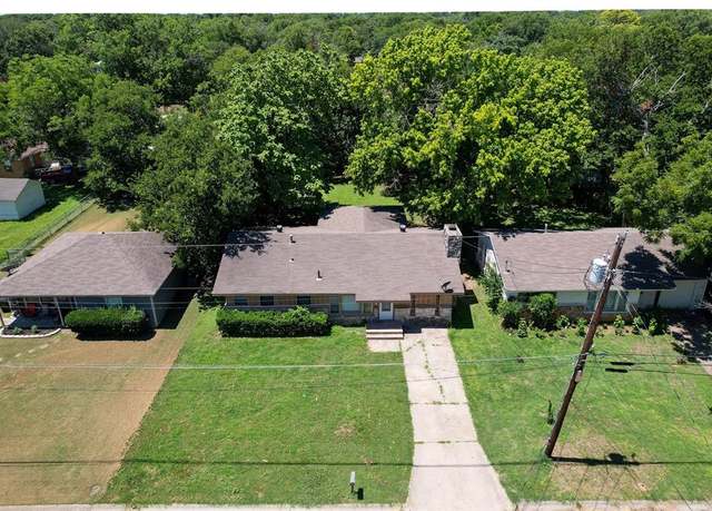 Property at 607 N Wood St, Cleburne, TX 76033, 3 beds, 1 bath