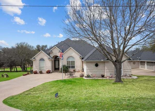 Property at 16044 Faircrest Dr, Whitney, TX 76692, 3 beds, 2.5 baths