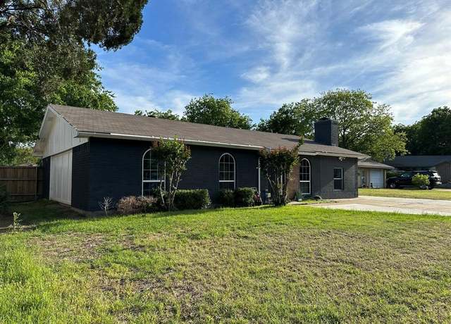 Property at 1013 Las Flores Ct, Grand Prairie, TX 75052, 3 beds, 2 baths