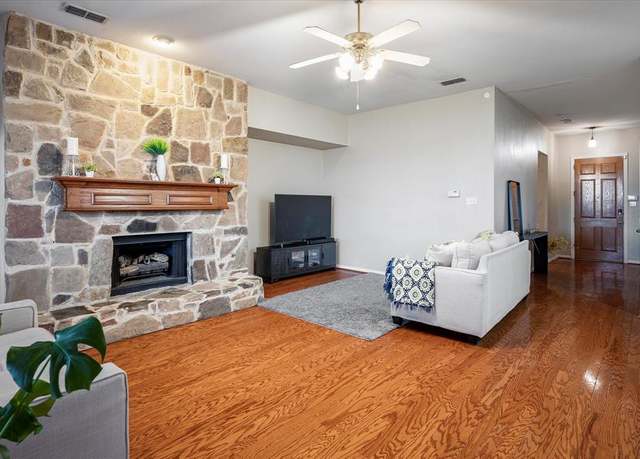 Property at 7906 Munich Dr, Rowlett, TX 75089, 4 beds, 2 baths
