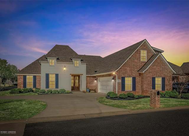 Property at 8914 Beau Chasse Dr, Shreveport, LA 71115, 5 beds, 3 baths