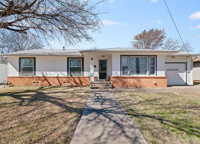Property at 1305 Belmont St, Gainesville, TX 76240, 4 beds, 2 baths