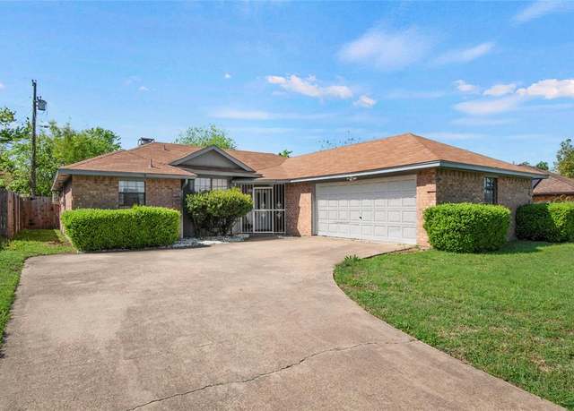 Property at 721 Hillside Dr, Cedar Hill, TX 75104, 3 beds, 2 baths