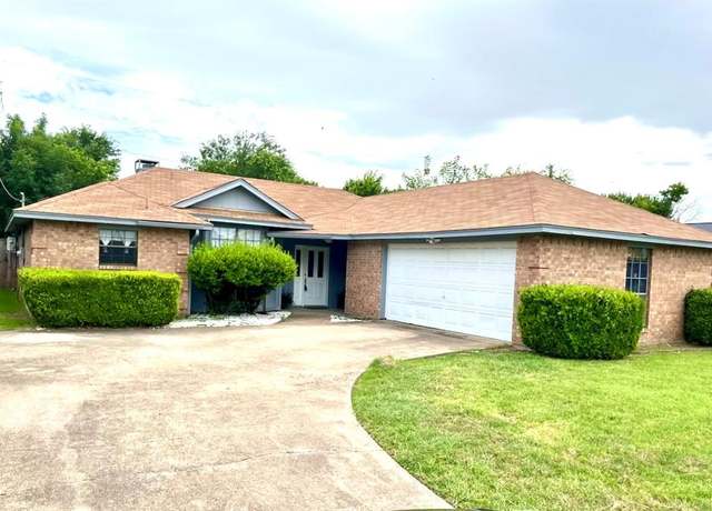 Property at 721 Hillside Dr, Cedar Hill, TX 75104, 3 beds, 2 baths
