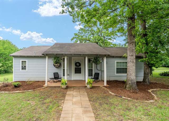 Property at 1308 Utopia Ct, Tool, TX 75143, 3 beds, 1 bath