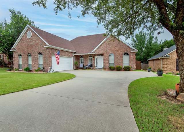 Property at 3113 Preston Club Dr, Sherman, TX 75092, 3 beds, 2 baths