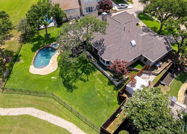 Property at 1309 Woodlake Dr, Corinth, TX 76210, 4 beds, 2.5 baths