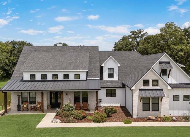 Property at 715 Hatteras Dr, Corsicana, TX 75109, 4 beds, 3.5 baths