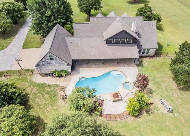 Property at 15878 White Settlement Rd, Fort Worth, TX 76108, 4 beds, 3 baths