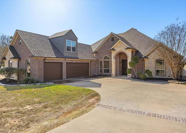 Property at 1716 Bent Tree Ct, Granbury, TX 76049, 4 beds, 3 baths