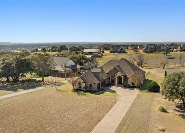 Property at 1716 Bent Tree Ct, Granbury, TX 76049, 4 beds, 3 baths