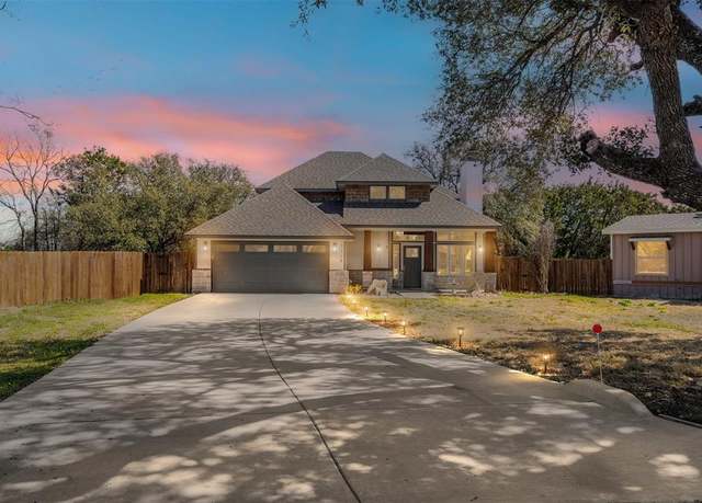 Property at 5119 San Marcos Cir, Granbury, TX 76048, 3 beds, 2.5 baths