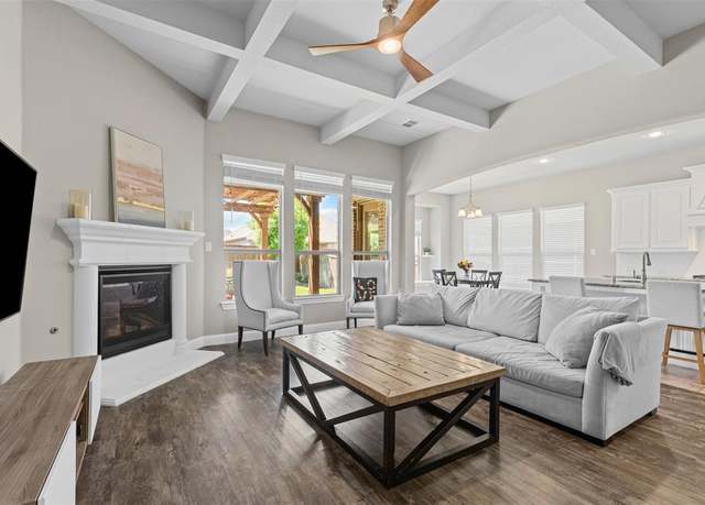 Property at 945 Colby Bluff Dr, Rockwall, TX 75087, 4 beds, 2.5 baths