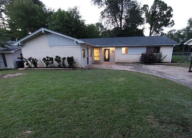 Property at 203 Erskine Dr, Longview, TX 75601, 4 beds, 2.5 baths