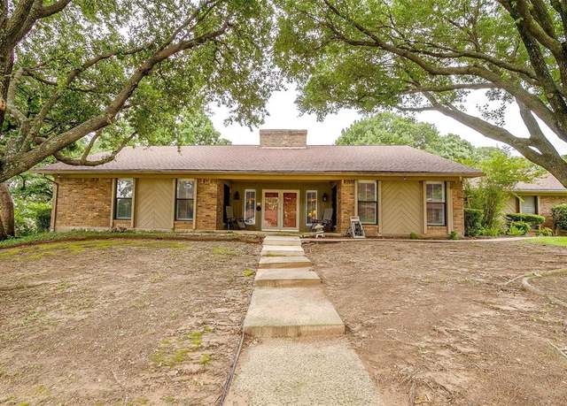 Property at 117 Cliffside Dr N, Burleson, TX 76028, 3 beds, 2 baths