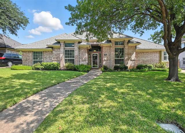 Property at 720 Herman Dr, Hurst, TX 76054, 3 beds, 2 baths