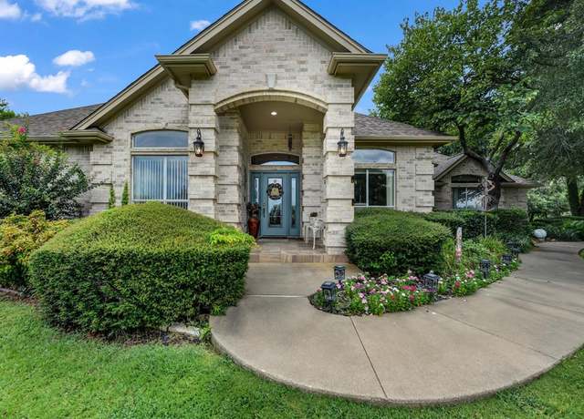 Property at 9705 Argyle Ct, Granbury, TX 76049, 3 beds, 2.5 baths
