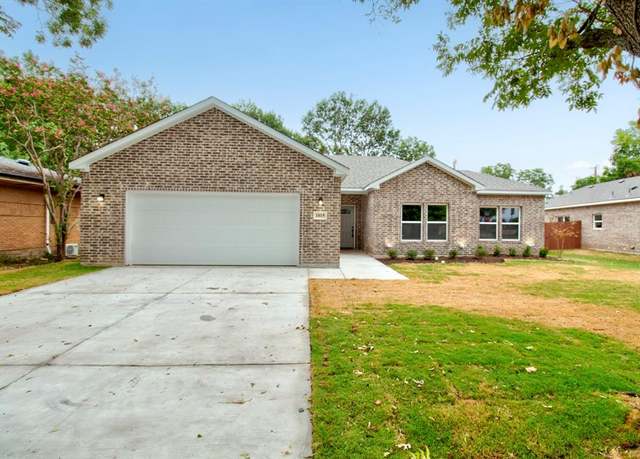 Property at 1015 Holiday Dr, Sherman, TX 75090, 4 beds, 2.5 baths