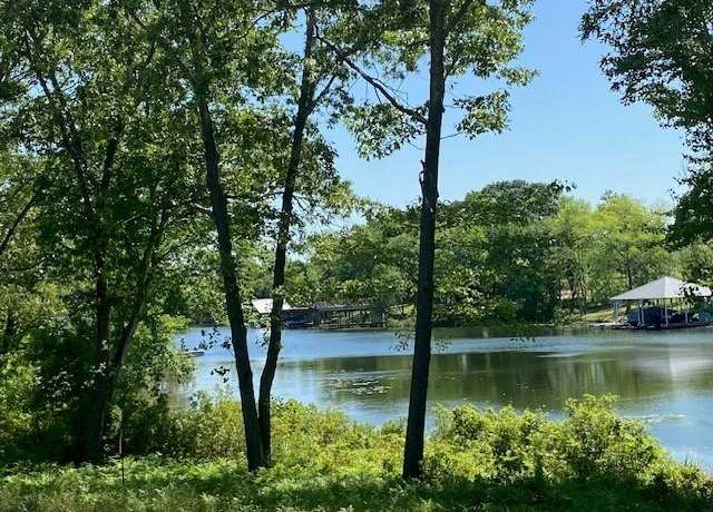 Property at 7120 Whispering Oaks Dr, Athens, TX 75752