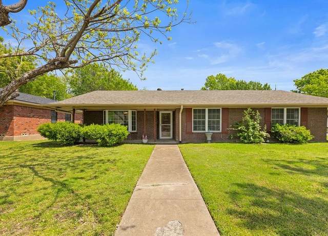 Property at 1203 Blanton Pl, Sherman, TX 75092, 3 beds, 2 baths