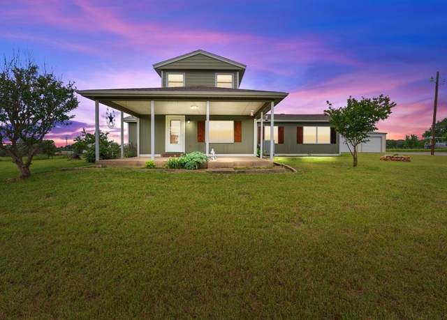Property at 560 N Cardinal Rd, Reno, TX 76020, 3 beds, 2 baths