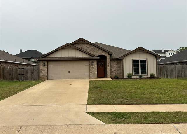 Property at 16217 Ridgeview Ln, Lindale, TX 75771, 3 beds, 2 baths