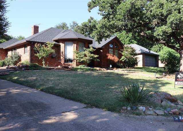 Property at 722 Highview Ln, Grapevine, TX 76051, 3 beds, 2 baths