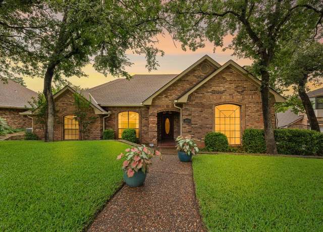 Property at 3121 Oakdale Dr, Hurst, TX 76054, 3 beds, 2.5 baths