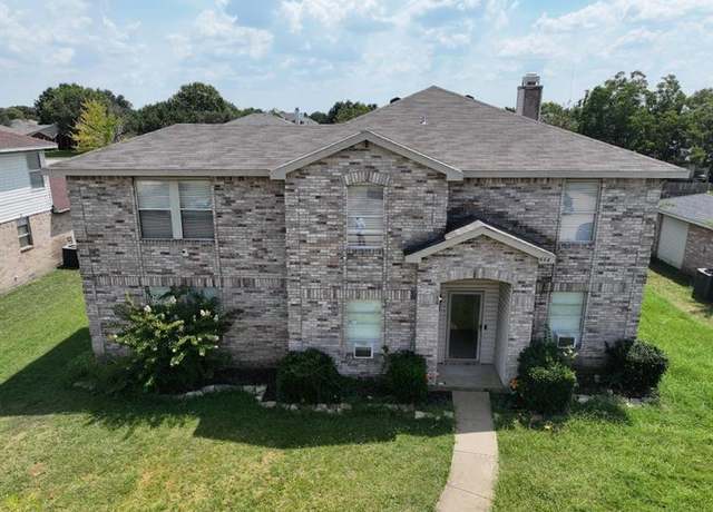 Property at 664 Lowe Dr, Cedar Hill, TX 75104, 5 beds, 2.5 baths
