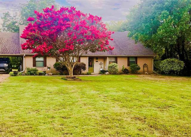 Property at 620 County Road 32900, Paris, TX 75460, 4 beds, 3 baths