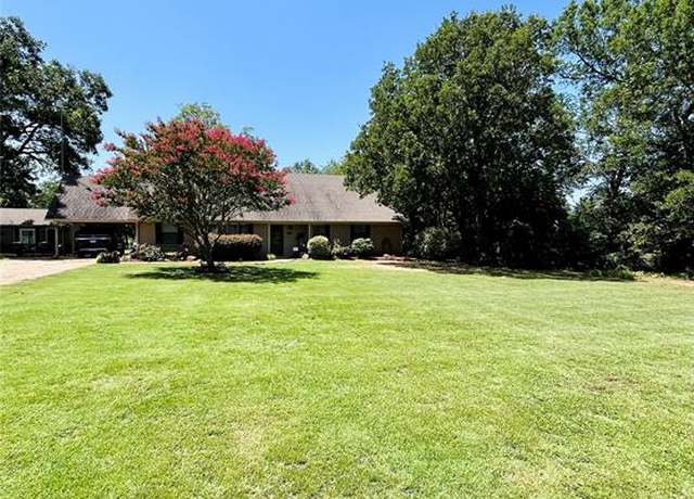 Property at 620 County Road 32900, Paris, TX 75460, 4 beds, 3 baths