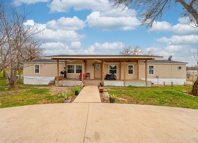 Property at 8591 W Ridge Dr, Quinlan, TX 75474, 4 beds, 2 baths