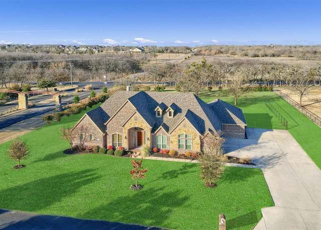 Property at 4994 Dogwood Dr, Celina, TX 75009, 4 beds, 3.5 baths