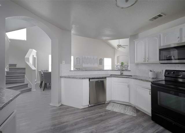 Property at 1001 Acacia Dr, Anna, TX 75409, 4 beds, 2.5 baths