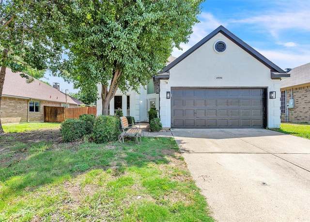 Property at 2806 Wandering Oak Dr, Corinth, TX 76208, 4 beds, 2.5 baths