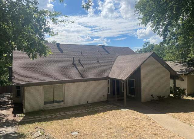 Property at 2021 Wildwood Dr, Grand Prairie, TX 75050, 5 beds, 3 baths