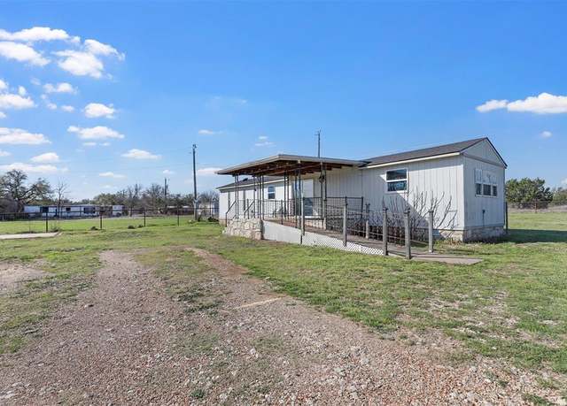 Property at 3209 Oak Hill Dr, Granbury, TX 76048, 2 beds, 2 baths