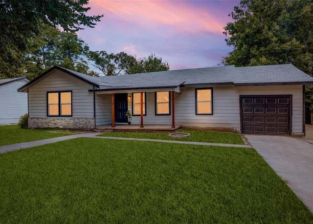 Property at 117 Parkview Dr, Arlington, TX 76010, 4 beds, 2 baths