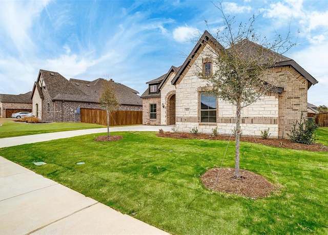 Property at 822 Summer Grv, Midlothian, TX 76065, 4 beds, 3 baths