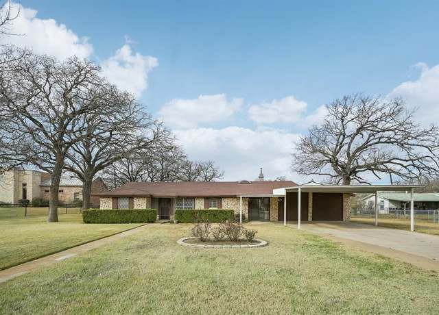 Property at 406 Sandy Ln, Fort Worth, TX 76120, 4 beds, 2 baths