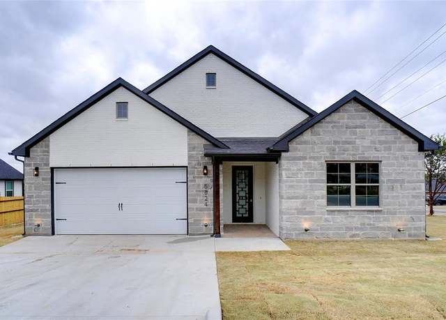 Property at 5824 Belaire Cir, Granbury, TX 76048, 3 beds, 2.5 baths
