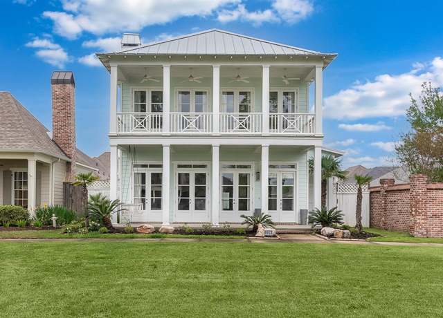 Property at 228 Hollybrook Dr, Shreveport, LA 71106, 3 beds, 3.5 baths