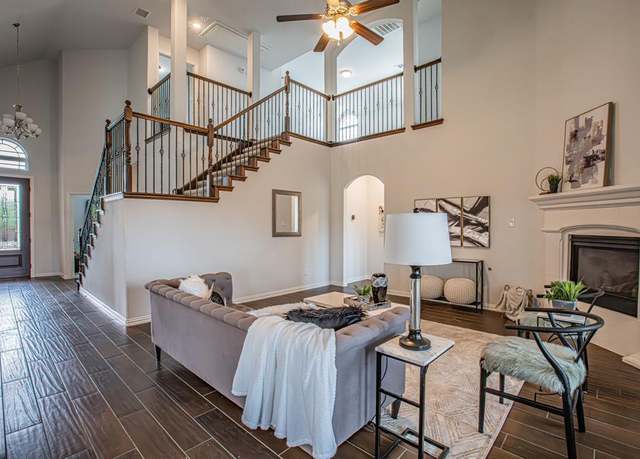Property at 806 Azure Ln, Celina, TX 75009, 4 beds, 3.5 baths