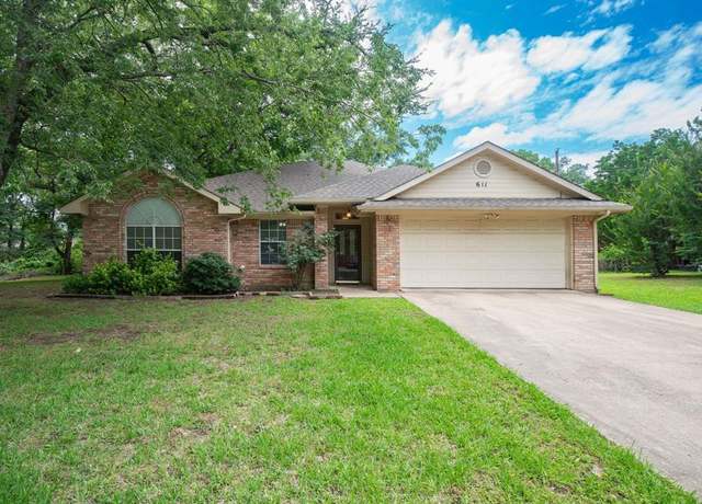 Property at 611 Tracy St, Greenville, TX 75402, 3 beds, 2 baths