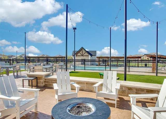 Property at 1016 Croxley Way, Fort Worth, TX 76247, 4 beds, 2 baths