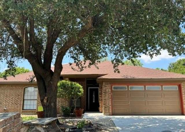 Property at 6104 Fern Meadow Rd, Arlington, TX 76017, 4 beds, 2 baths